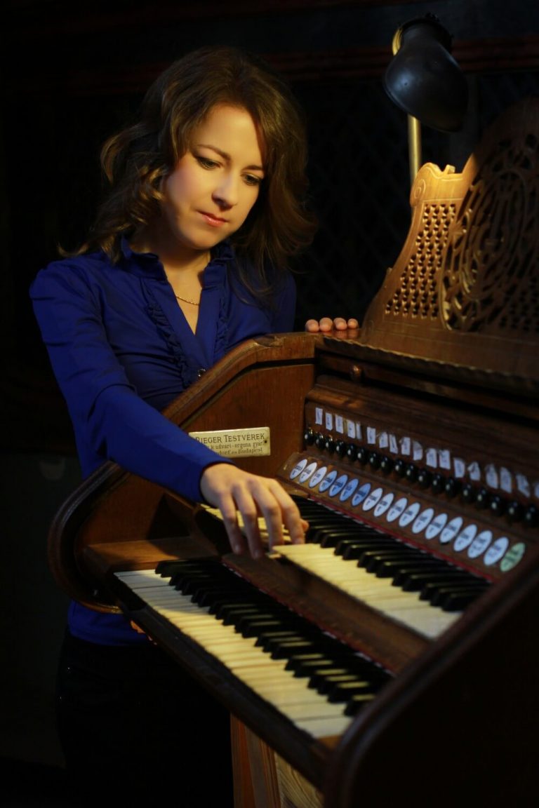 Kály-Kullai-Rita orgonaművész